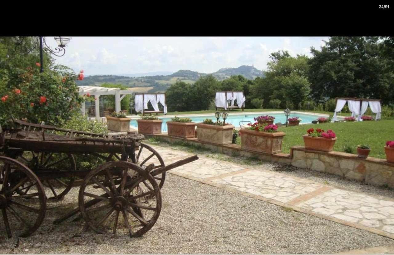 Residenza Collefiorito Aparthotel Todi Buitenkant foto