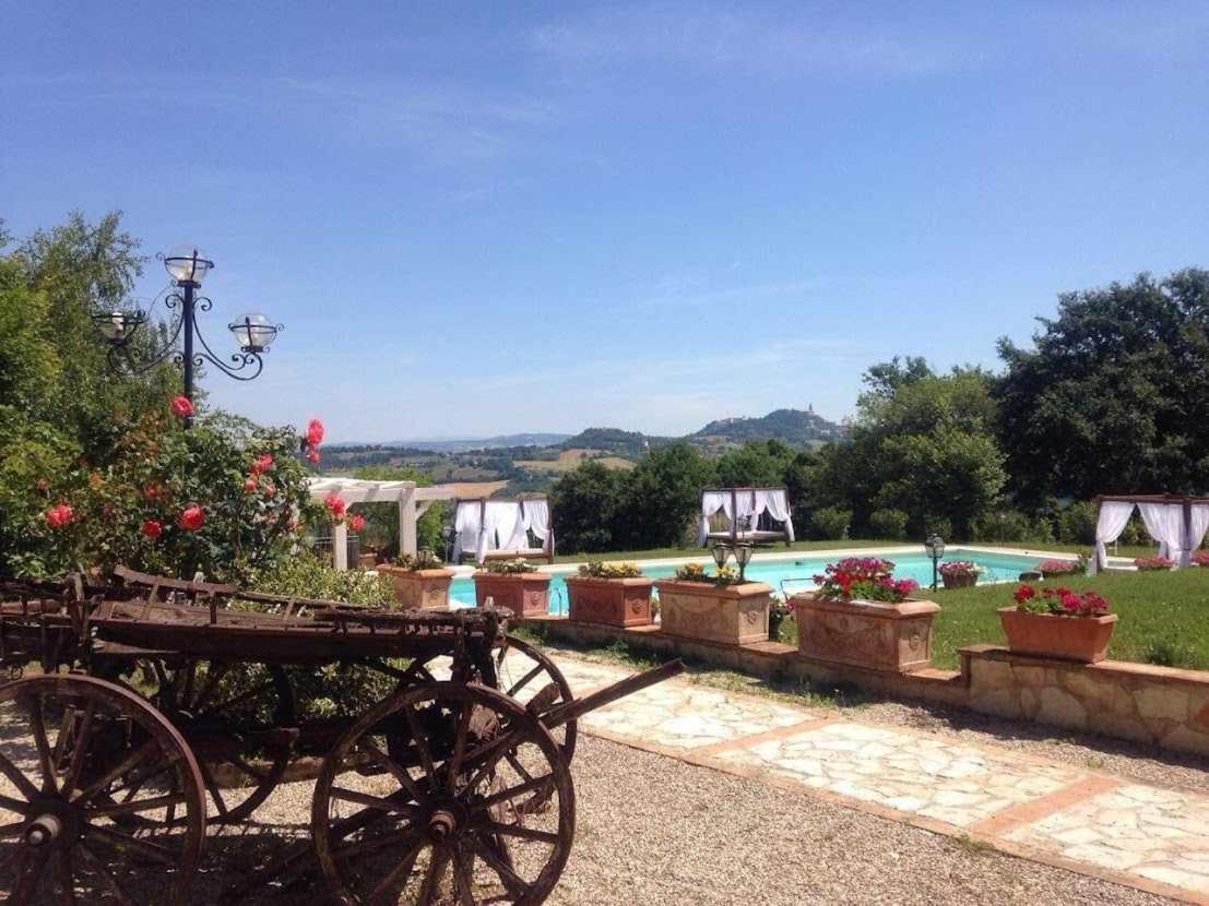 Residenza Collefiorito Aparthotel Todi Buitenkant foto